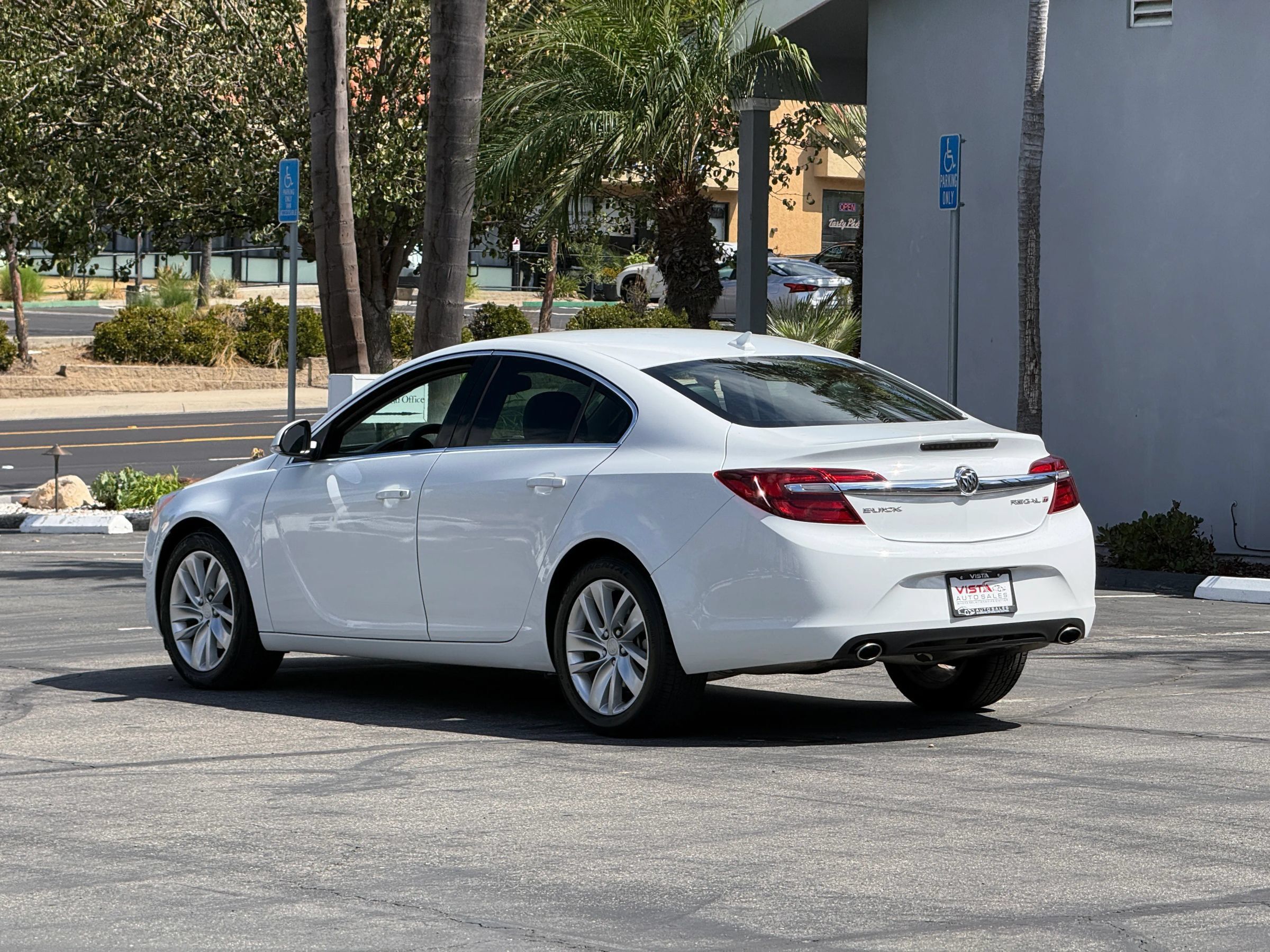 Used 2014 Buick Regal FWD image 3