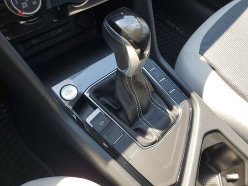 Certified 2025 Volkswagen Taos S FWD image 27