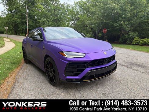 Used 2020 Lamborghini Urus AWD/4WD image 3