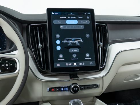 New 2026 Volvo XC60 B5 Ultra w/ Climate Package image 19