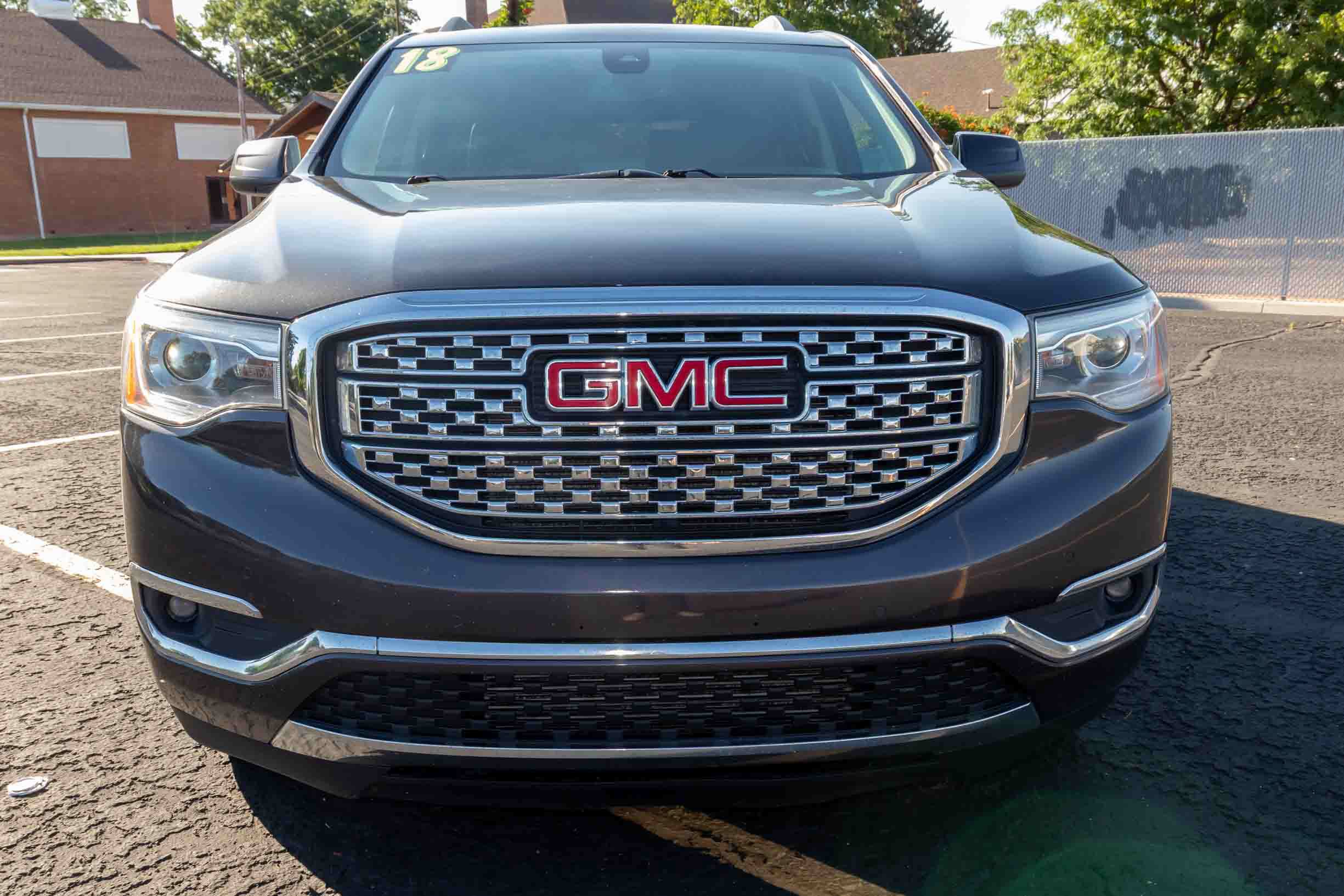 Used 2018 GMC Acadia Denali w/ LPO, Cargo Package AWD/4WD image 4