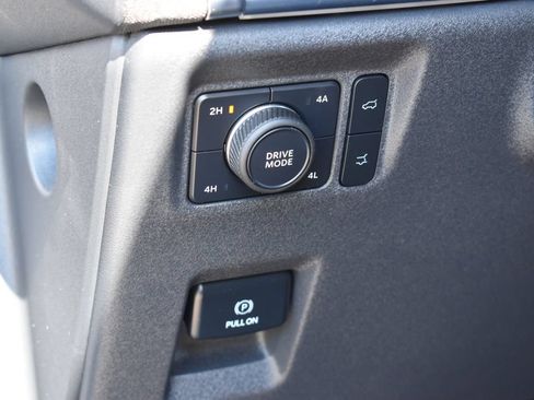 Used 2025 Ford Expedition Max Platinum w/ Driver's Package AWD/4WD image 25