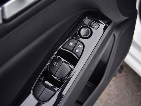 Certified 2025 Nissan Altima 2.5 SL image 9