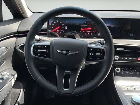 Certified 2026 Genesis GV70 2.5T Advanced AWD/4WD image 21