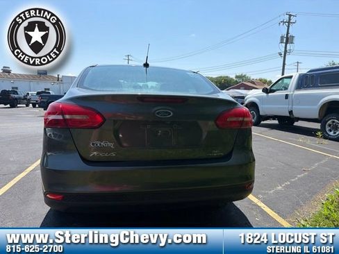 Used 2015 Ford Focus SE FWD image 4