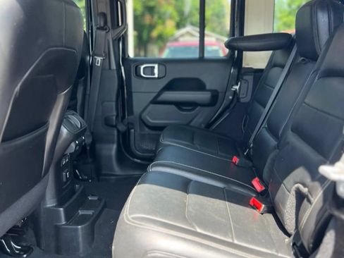 Used 2018 Jeep Wrangler Unlimited Sahara w/ LED Lighting Group AWD/4WD image 20