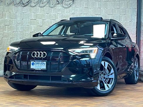 Used 2021 Audi e-tron Premium w/ Convenience Plus Package image 2