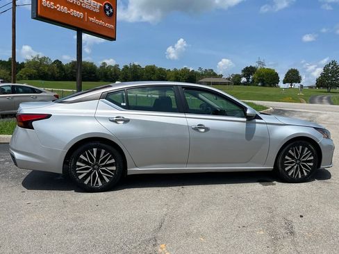 Used 2023 Nissan Altima 2.5 SV FWD image 13