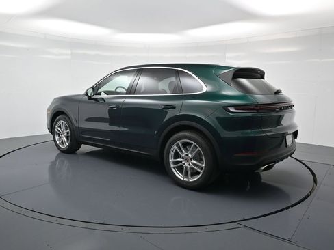 Used 2025 Porsche Cayenne AWD/4WD image 3