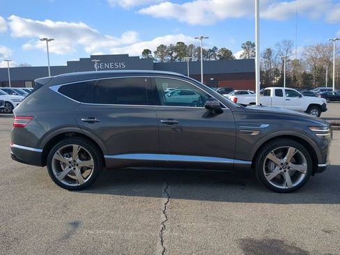 Used 2023 Genesis GV80 2.5T w/ Prestige Package image 3