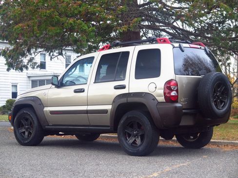Used 2005 Jeep Liberty Renegade image 3