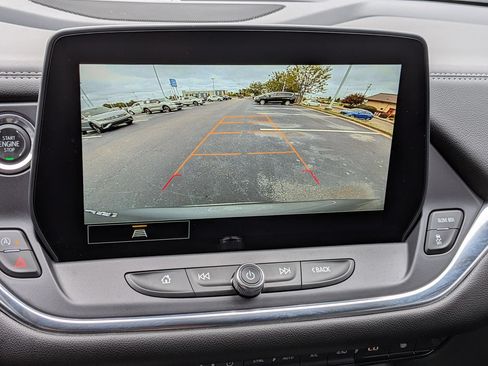 Used 2025 Chevrolet Blazer LT FWD image 23