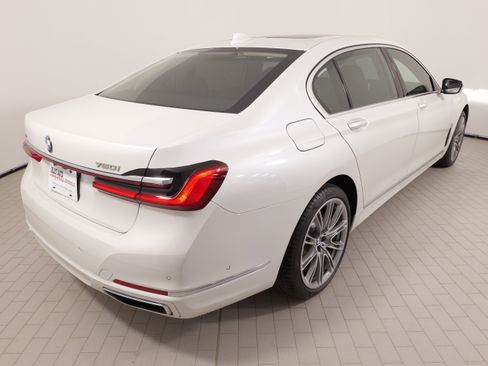 Used 2020 BMW 750i xDrive w/ Executive Package AWD/4WD image 13