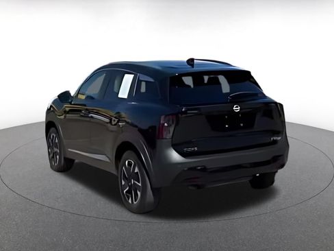 Used 2026 Nissan Kicks SV w/ Cold Weather Package AWD/4WD image 14