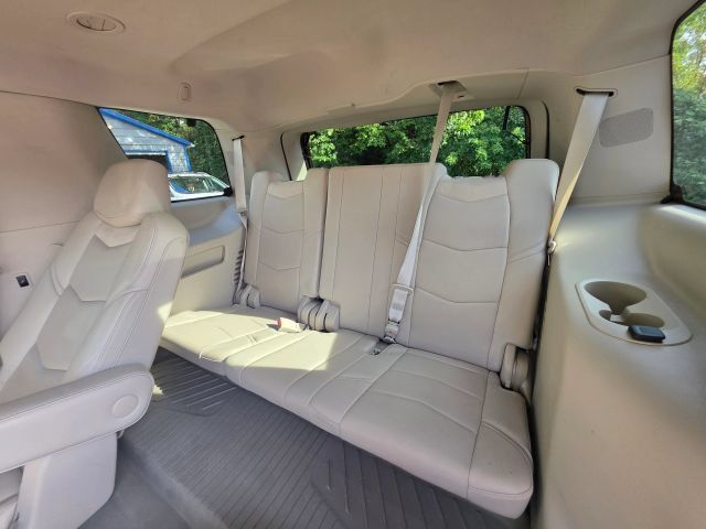 Used 2017 Cadillac Escalade Luxury AWD/4WD image 22