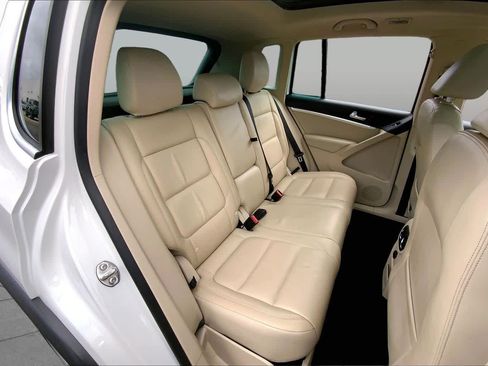 Used 2012 Volkswagen Tiguan SEL FWD image 19
