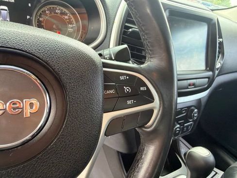 Used 2016 Jeep Cherokee Trailhawk AWD/4WD image 13