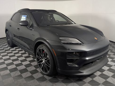 New 2026 Porsche Macan 4S Electric image 8