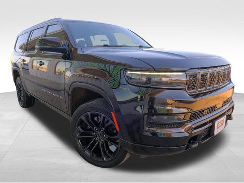 Used 2023 Jeep Grand Wagoneer L Series III w/ Rear Seat Video Group 1 image 11