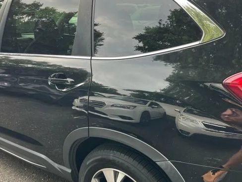 Used 2021 Subaru Ascent Premium w/ Convenience Package AWD/4WD image 7