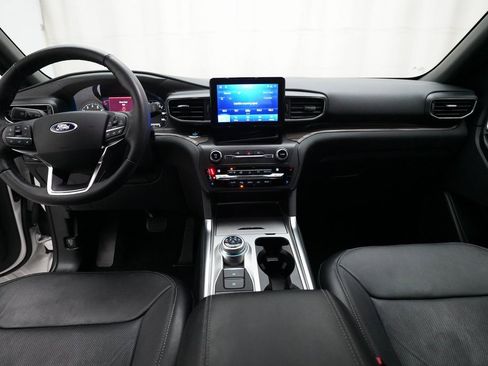 Used 2020 Ford Explorer Limited w/ Class III Trailer Tow Package image 5