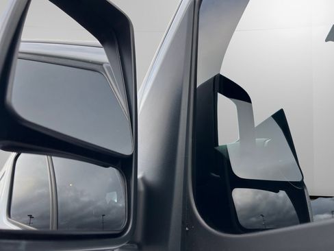 Used 2024 Mercedes-Benz Sprinter 2500 image 12