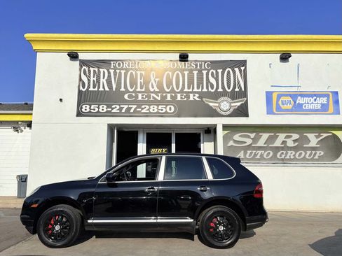 Used 2010 Porsche Cayenne AWD/4WD image 2
