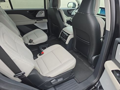 New 2026 Lincoln Aviator Reserve image 11