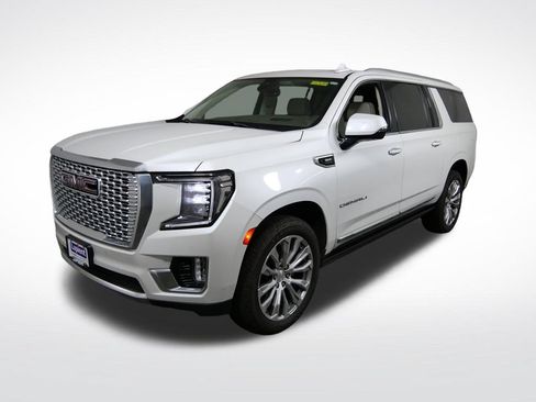 Used 2022 GMC Yukon XL Denali AWD/4WD image 9