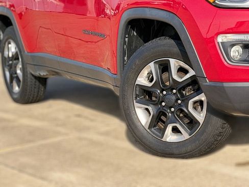 Used 2018 Jeep Compass Trailhawk w/ Leather Interior Group AWD/4WD image 8