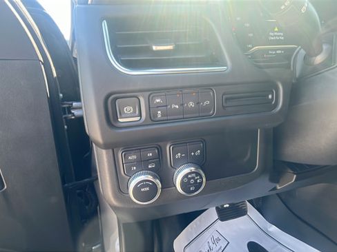 Used 2022 GMC Yukon SLT AWD/4WD image 11