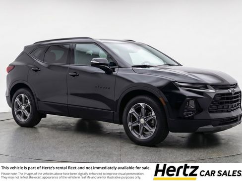 Used 2025 Chevrolet Blazer LT FWD image 1
