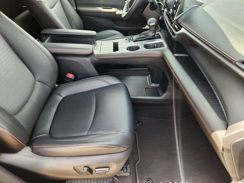 Certified 2022 Toyota Sienna XSE FWD image 14