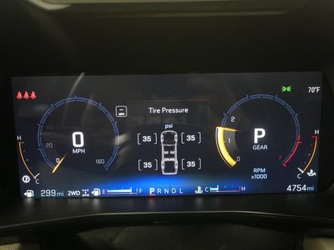 Used 2026 Chevrolet Colorado ZR2 w/ Technology Package AWD/4WD image 14