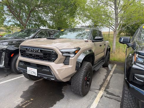 Used 2025 Toyota Tacoma TRD Pro image 1