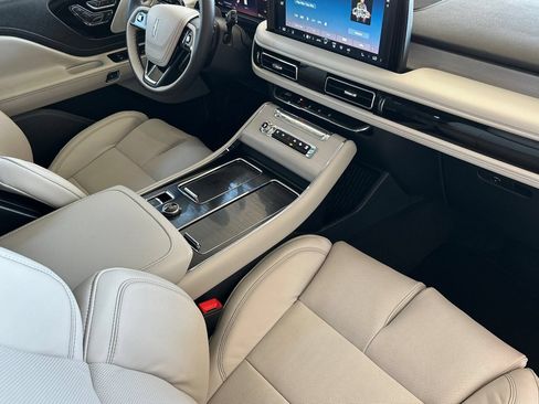 New 2025 Lincoln Aviator Reserve w/ Equipment Group 201A AWD/4WD image 16