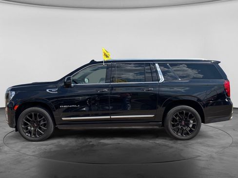 Used 2023 GMC Yukon XL Denali w/ Max Trailering Package AWD/4WD image 4