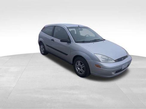 Used 2001 Ford Focus ZX3 Hatchback image 3
