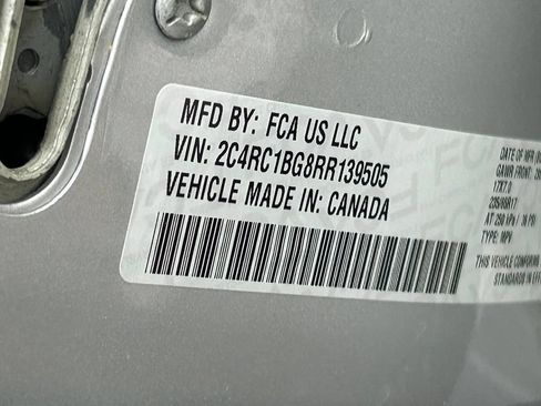 Used 2024 Chrysler Pacifica Touring-L FWD image 36