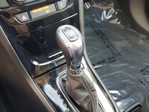 Used 2022 Buick Encore Preferred w/ Safety Package image 28