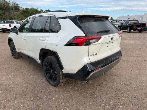 Used 2022 Toyota RAV4 SE w/ Convenience Package AWD/4WD image 3
