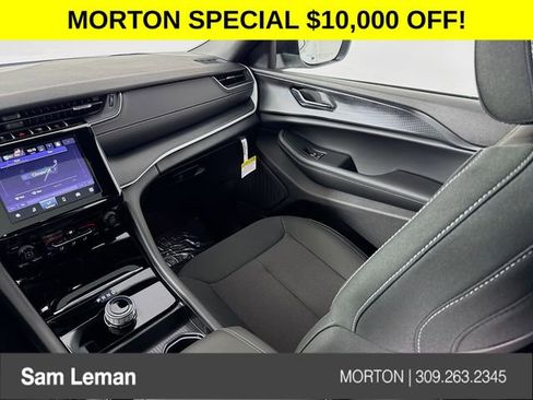 New 2025 Jeep Grand Cherokee L Laredo image 22