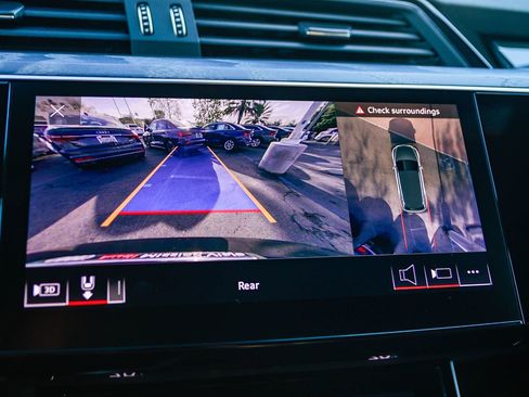 Used 2023 Audi e-tron Chronos w/ Chronos Package image 27