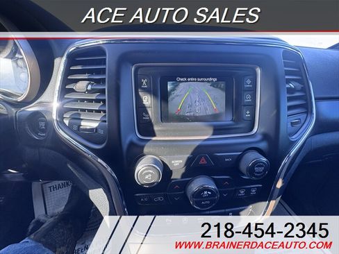 Used 2016 Jeep Grand Cherokee Laredo w/ Quick Order Package 23E image 14