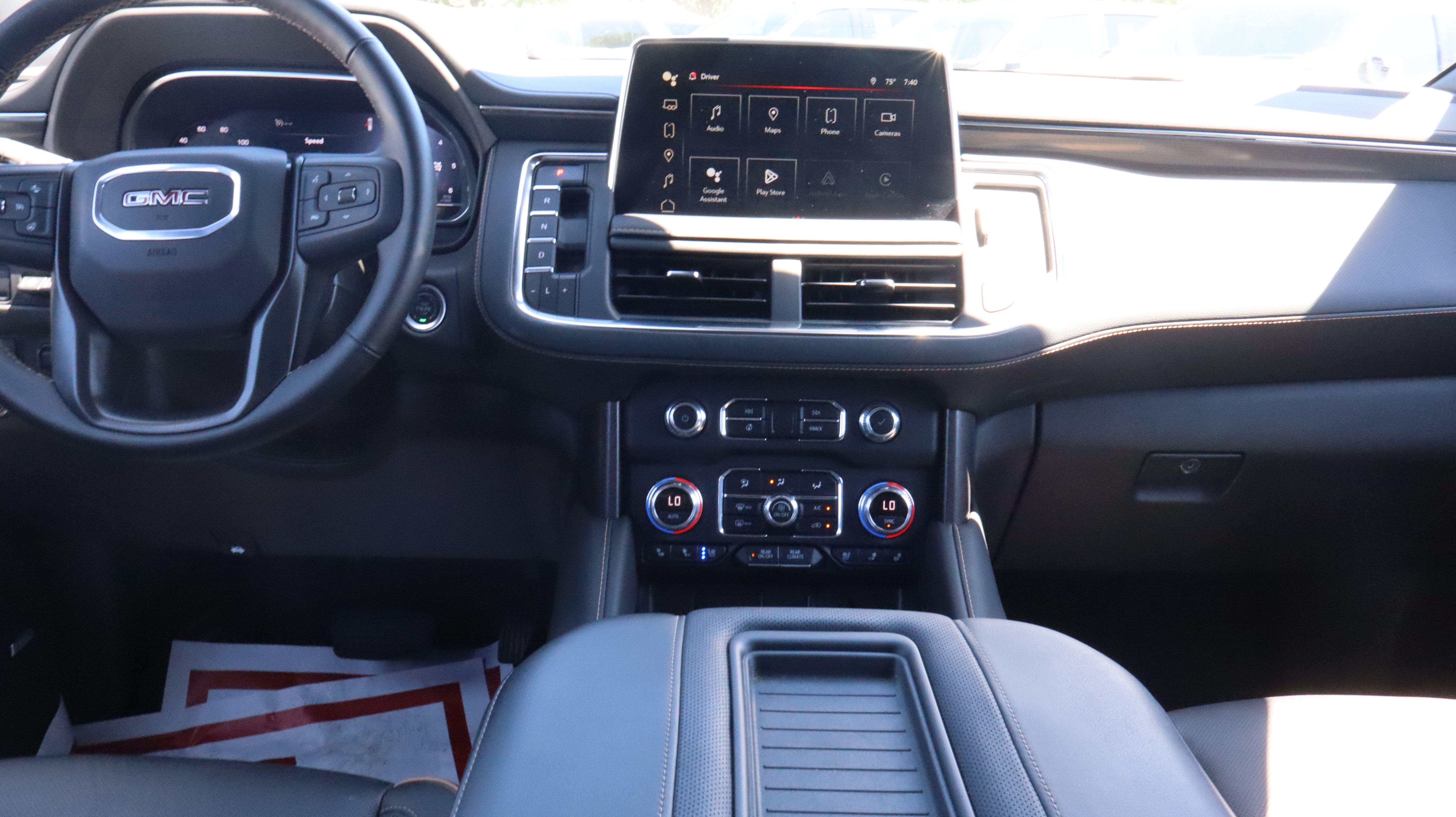 Used 2024 GMC Yukon AT4 AWD/4WD image 12