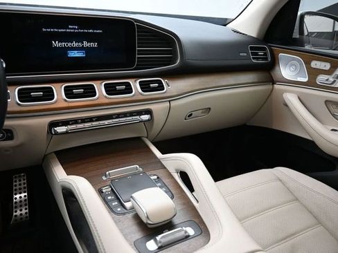 Used 2021 Mercedes-Benz GLS 580 4MATIC image 16