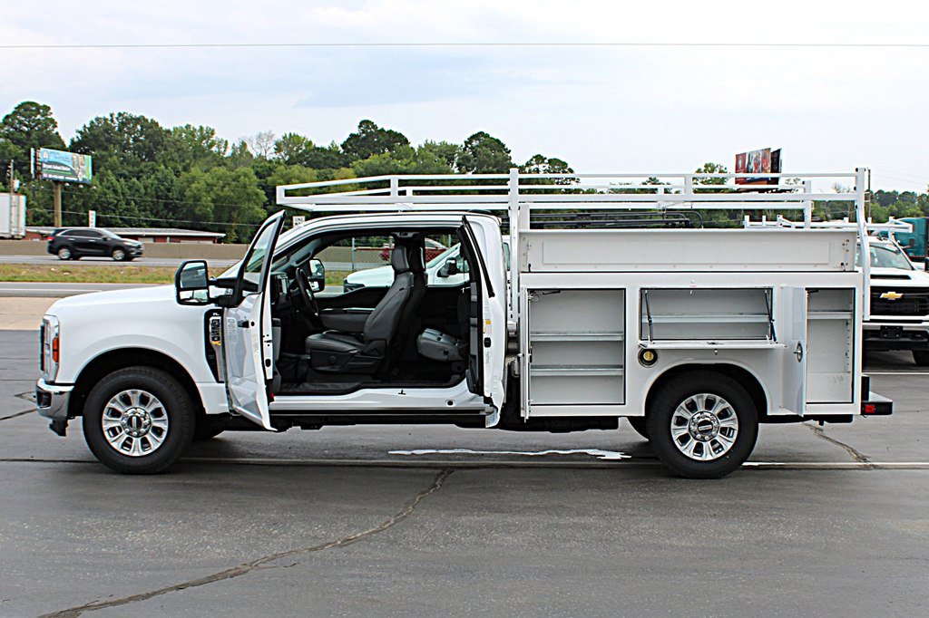 Used 2024 Ford F250 XL w/ XL Chrome Package RWD image 7