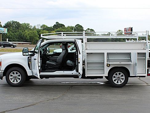 Used 2024 Ford F250 XL w/ XL Chrome Package RWD image 7