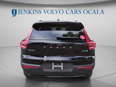 New 2025 Volvo XC40 B5 Plus w/ Protection Package Premier image 4