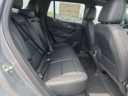 New 2026 Chevrolet Equinox LT w/ Convenience Package II FWD image 14